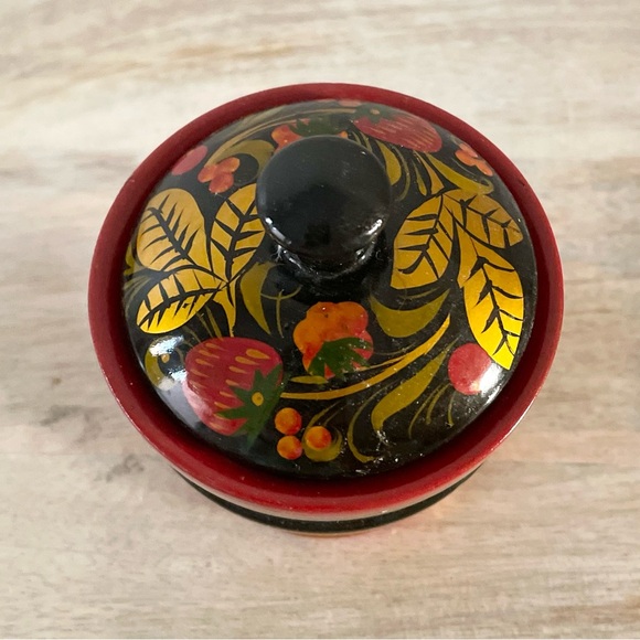 Vintage Small Russian Khokhloma Wooden Hand Painted Trinket Round Cup w Lid - Picture 6 of 13